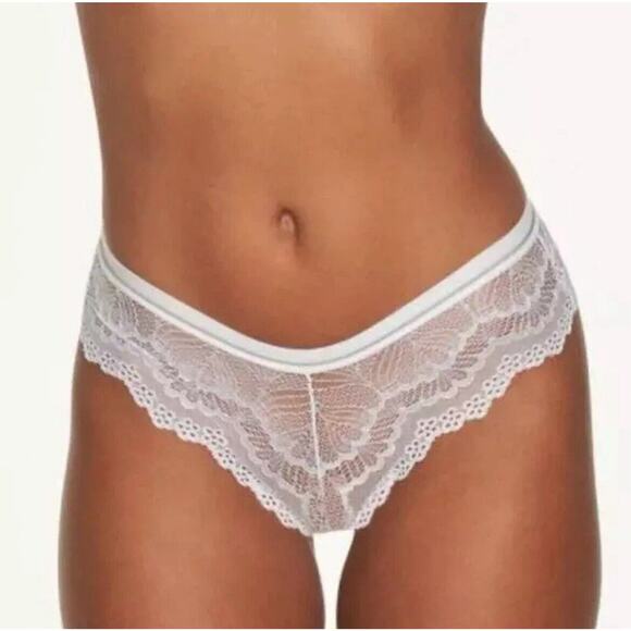 NWT Frederick's of Hollywood White Metallic Boyshort Panty Lace Plus Size 1X - Picture 1 of 3